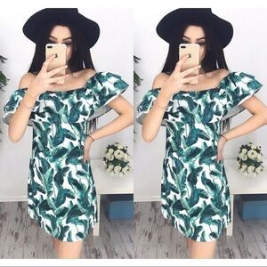 Green leaf ruffle shift mini dress size small